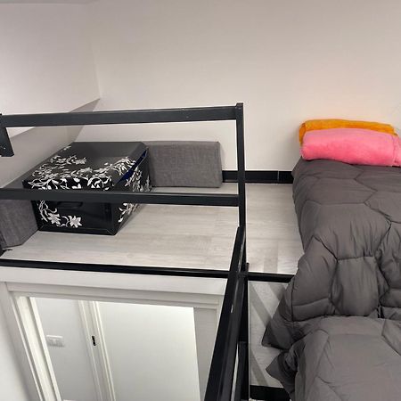 Lux House Naples Airport Hotel Bagian luar foto