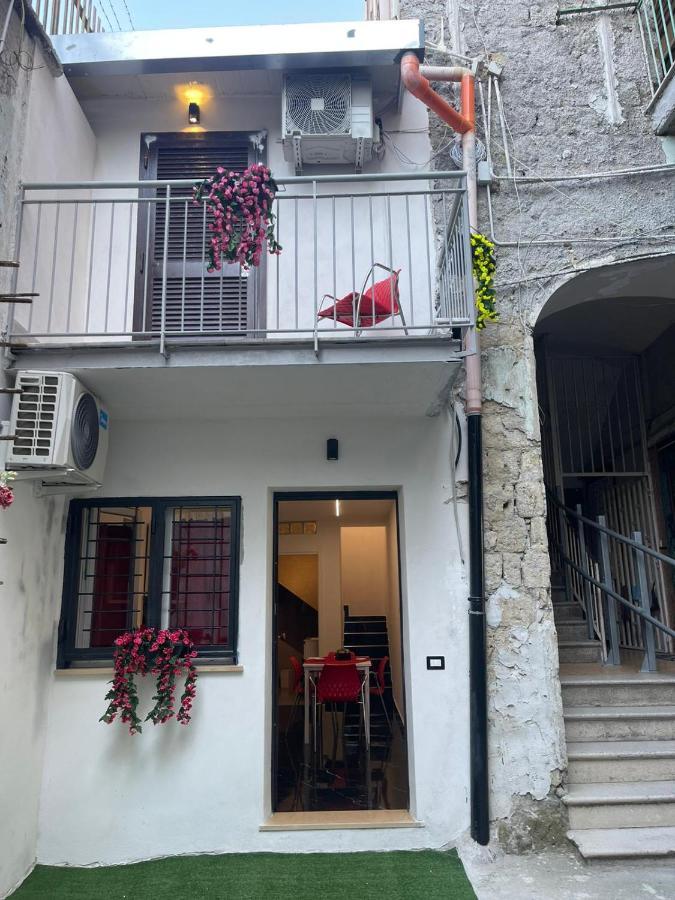 Lux House Naples Airport Hotel Bagian luar foto