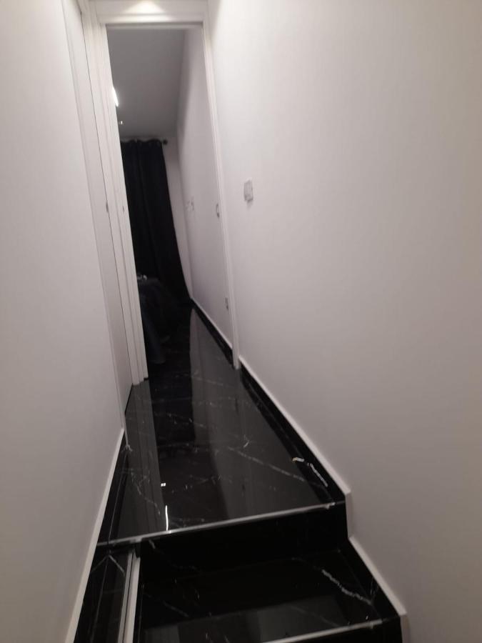 Lux House Naples Airport Hotel Bagian luar foto