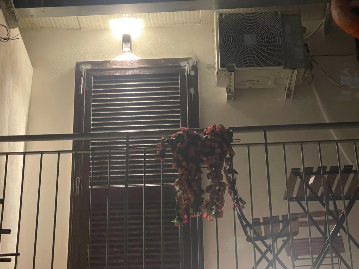 Lux House Naples Airport Hotel Bagian luar foto