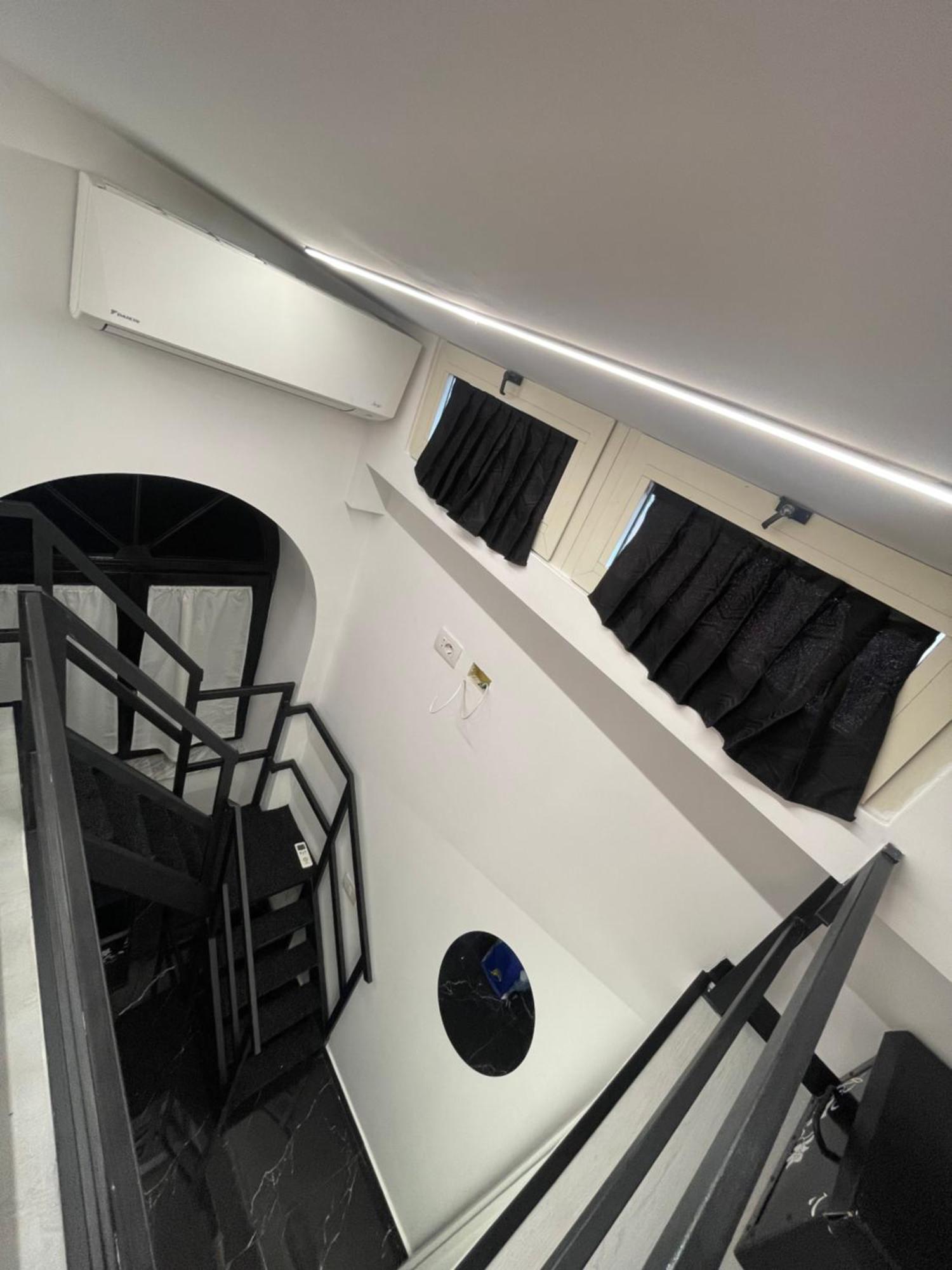 Lux House Naples Airport Hotel Bagian luar foto