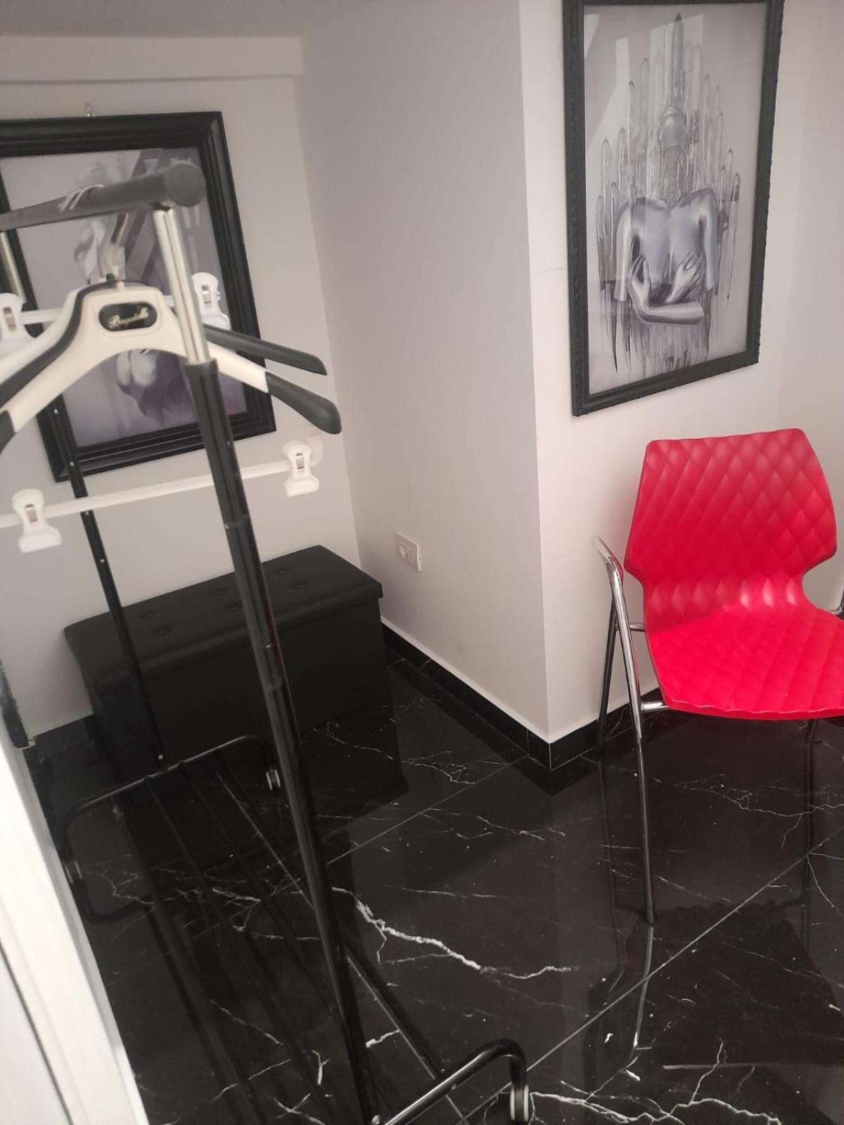 Lux House Naples Airport Hotel Bagian luar foto