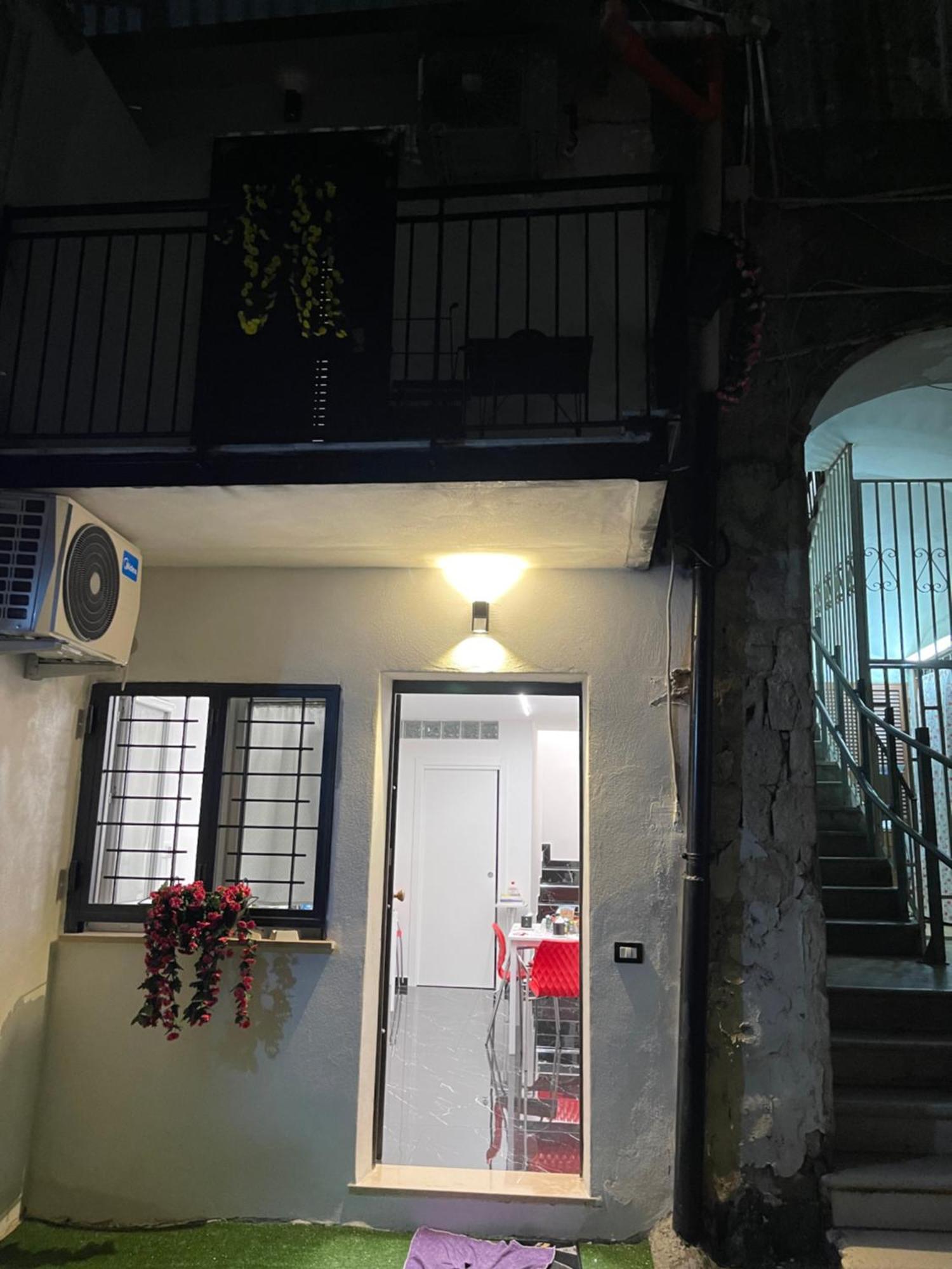 Lux House Naples Airport Hotel Bagian luar foto