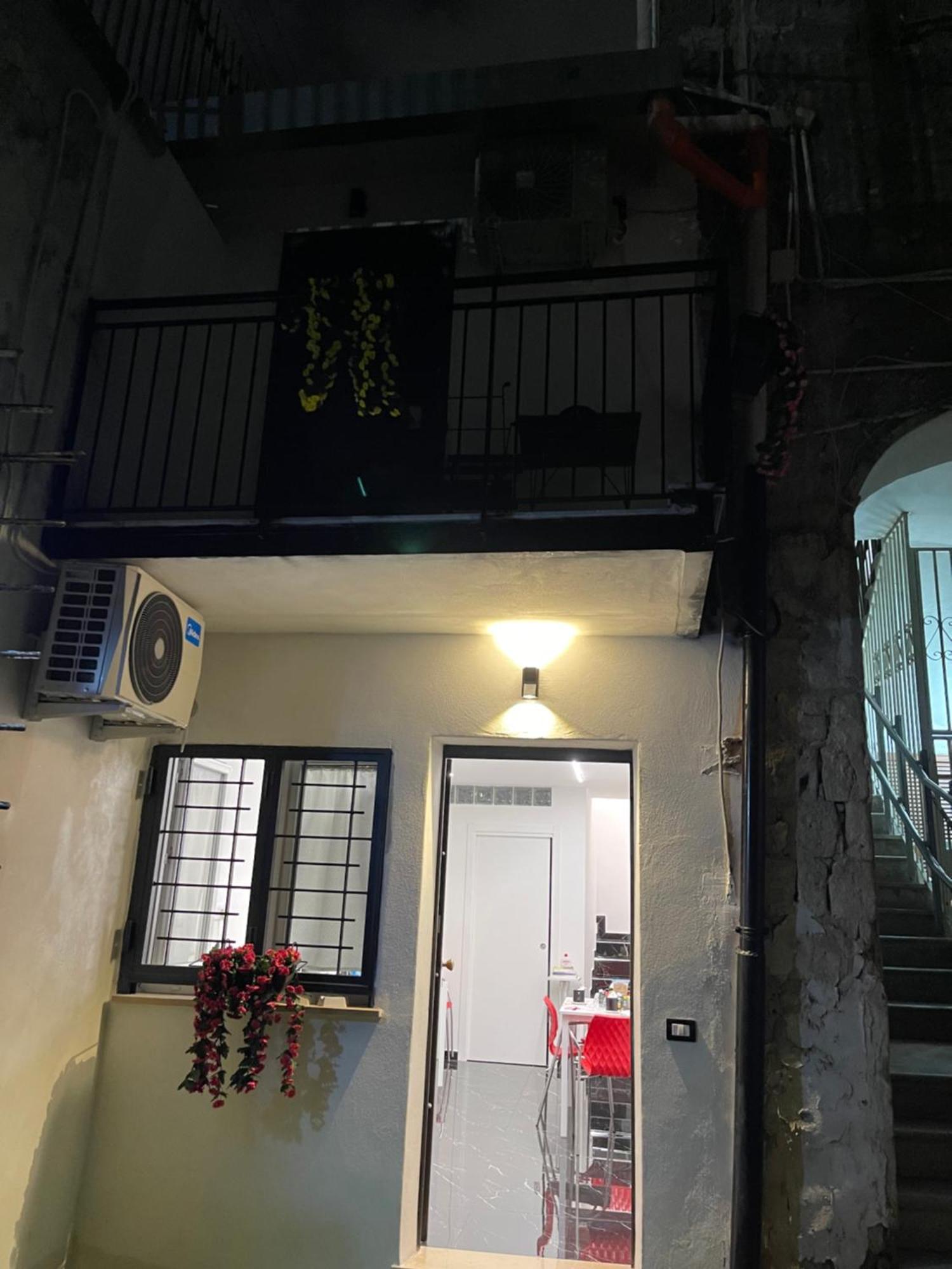 Lux House Naples Airport Hotel Bagian luar foto