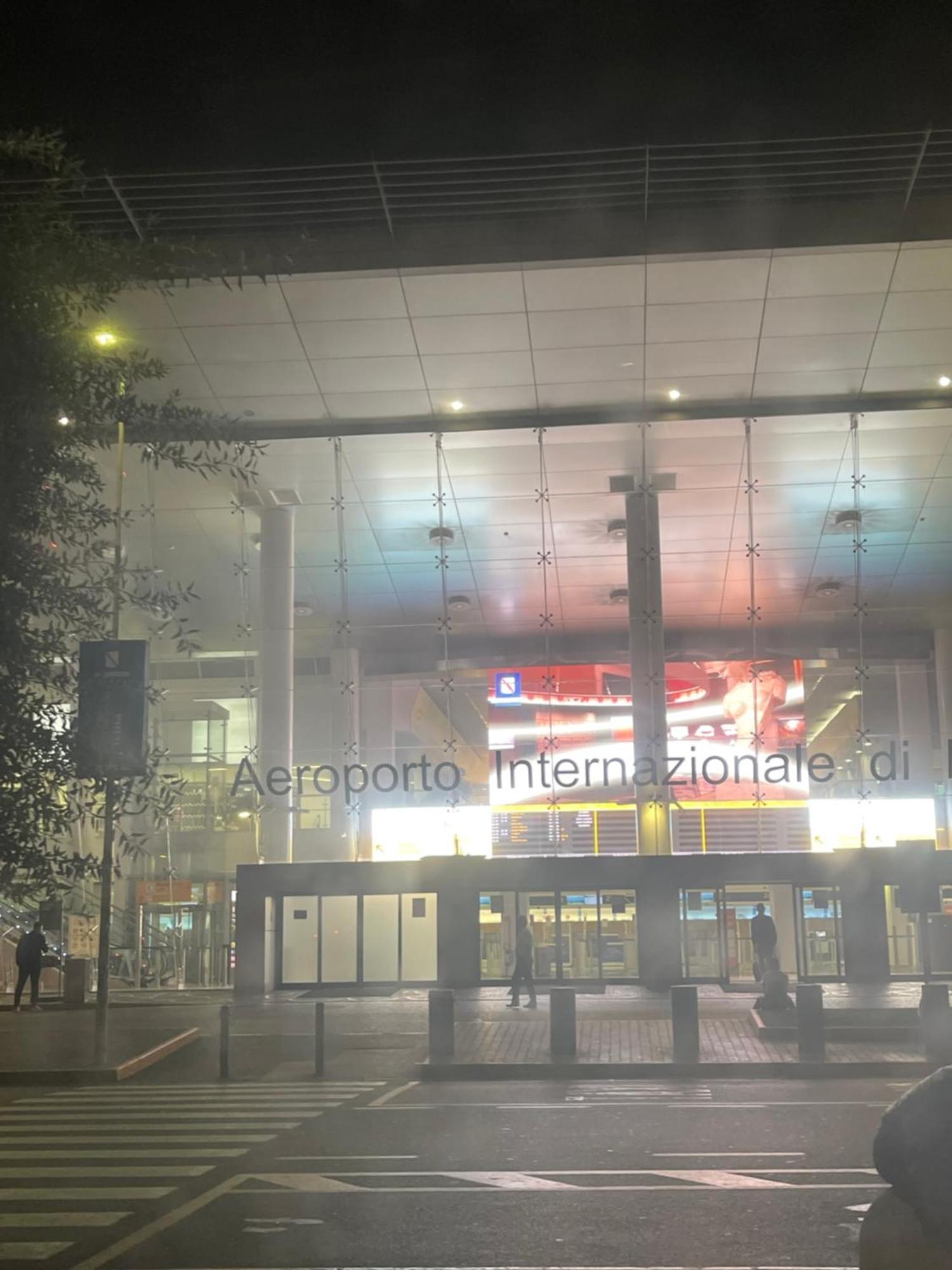 Lux House Naples Airport Hotel Bagian luar foto